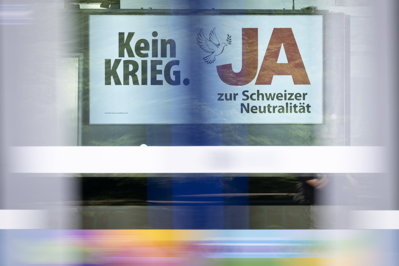 manifesti iniziativa neutralità.