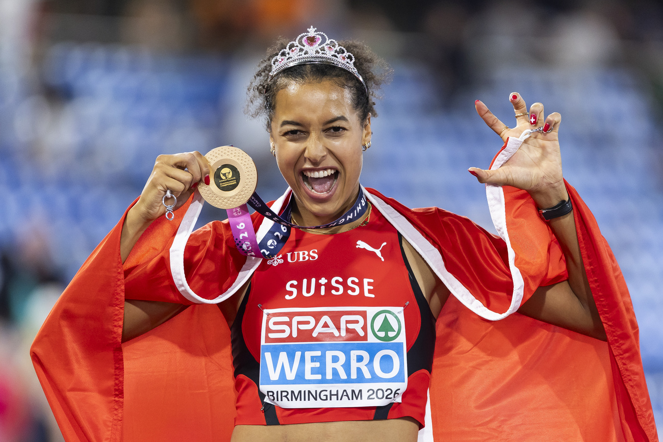 Audrey Werro stormed to the 800-meter title by holding off Olympic champion Keely Hodgkinson down the home straight at the European championships on Friday.