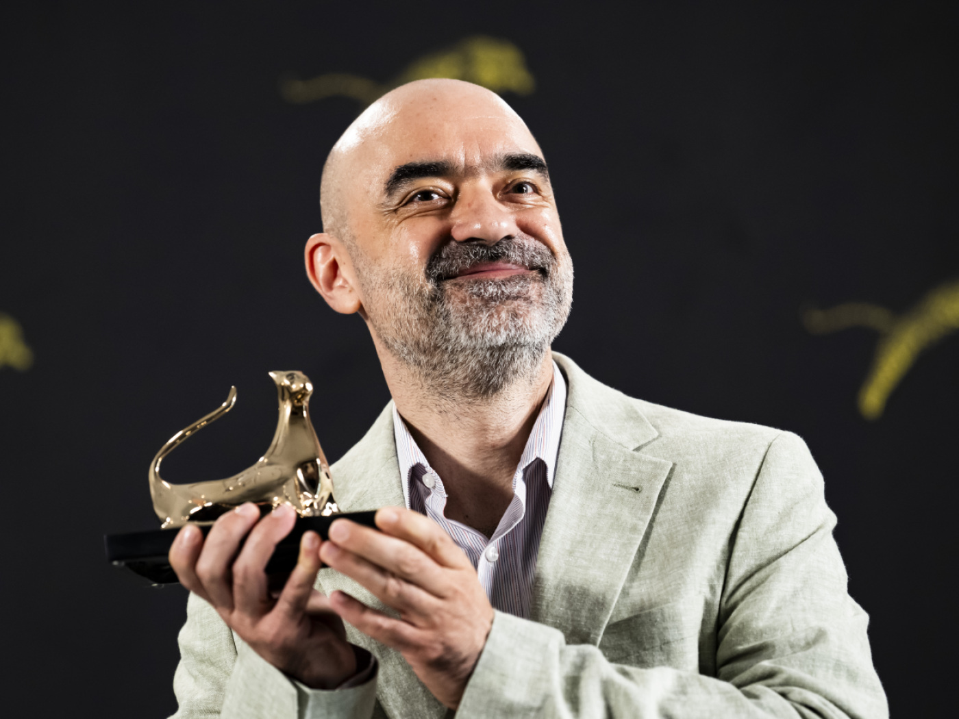 The Golden Leopard for the Romanian film "Nu e locul tau aici"