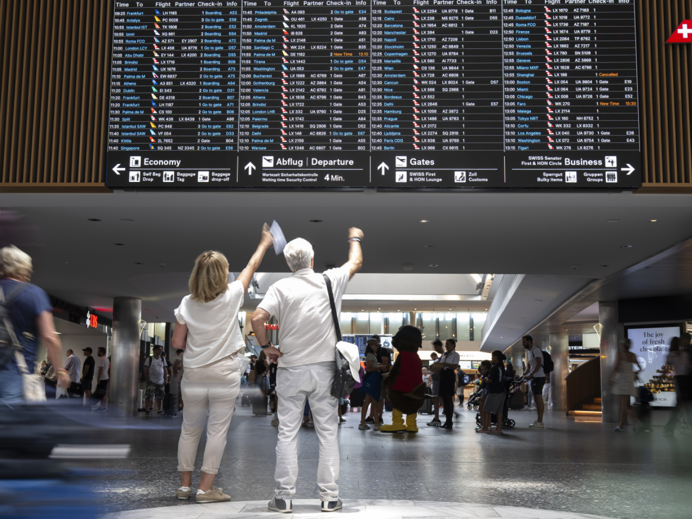 Zurich Airport has had to cancel many flights due to a thunderstorm