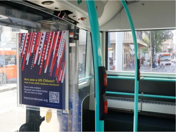 Plakat im Bus