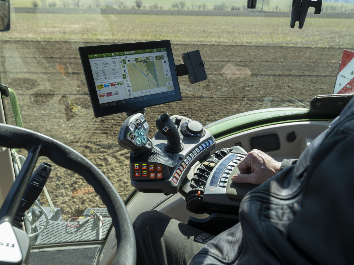 Spate of thefts of GPS systems for tractors in Switzerland