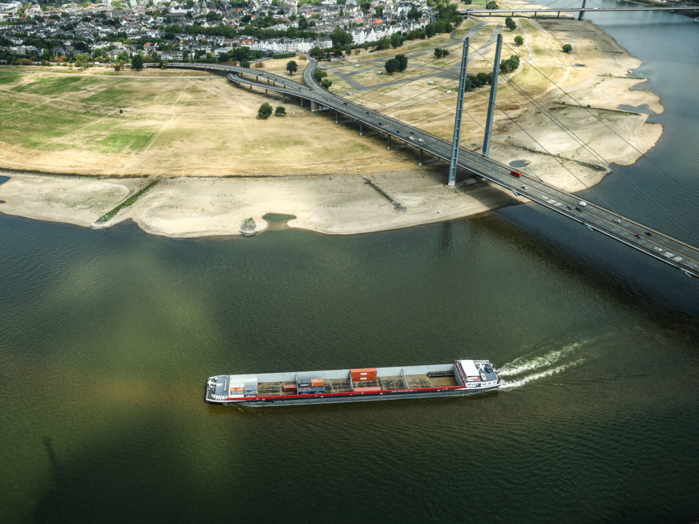 Rhine without water causes ships to travel with limited cargo.