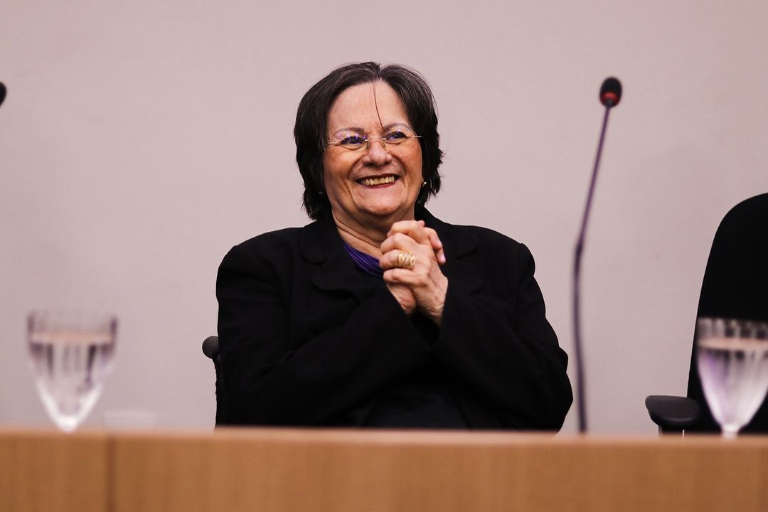 Sobrevivente a duas tentativas de feminicídio, a farmacêutica Maria da Penha virou símbolo da luta contra a violência doméstica.