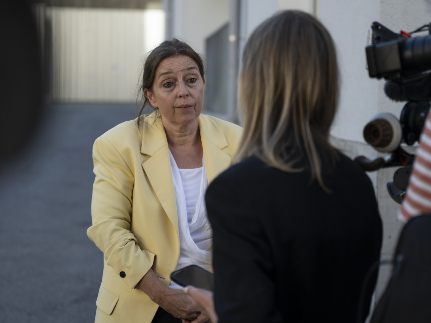 Dutch Ambassador visits those injured in the car accident