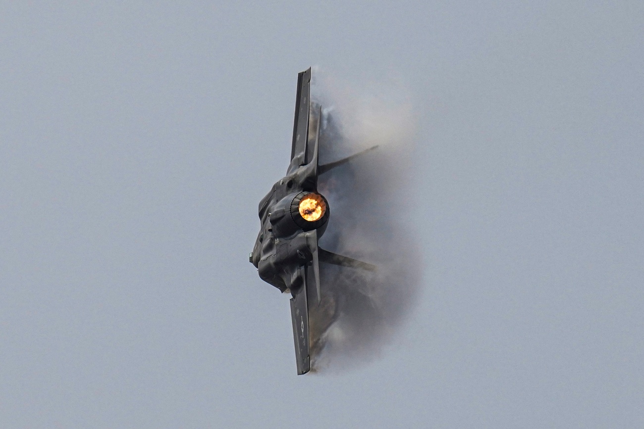f-35 a in volo