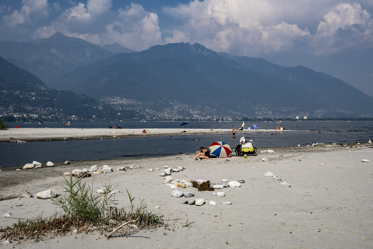 Banco di sabbia formatosi a causa del basso livello delle acque nel delta del fiume Maggia a Locarno il 13 agosto.