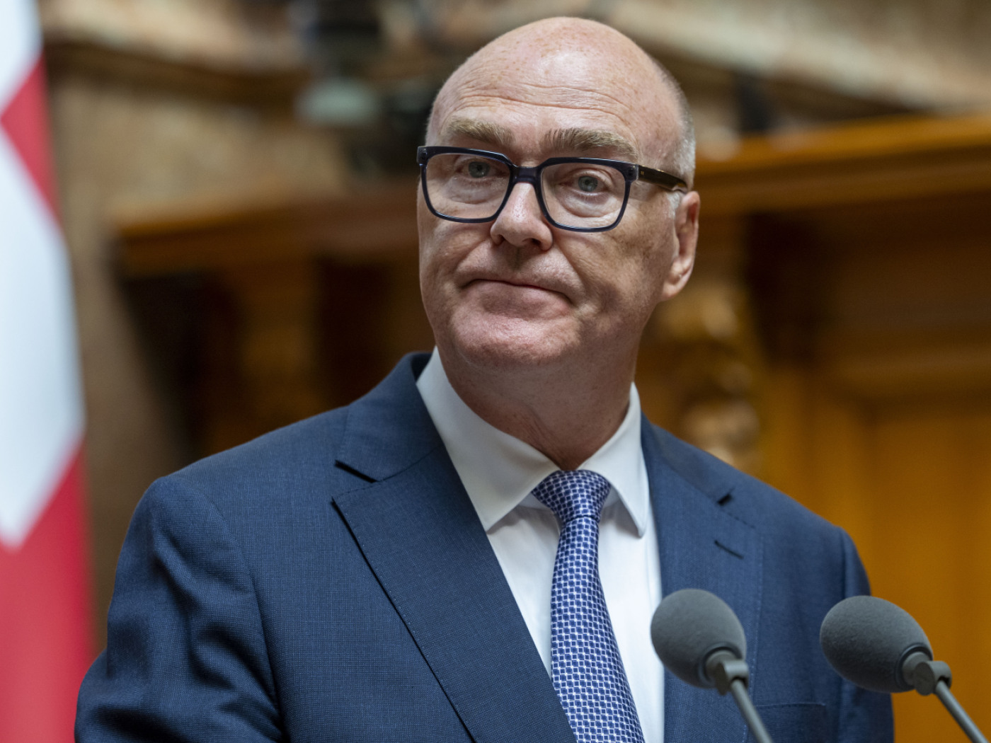 Martin Pfister bombarded with parliamentary questions about the F-35