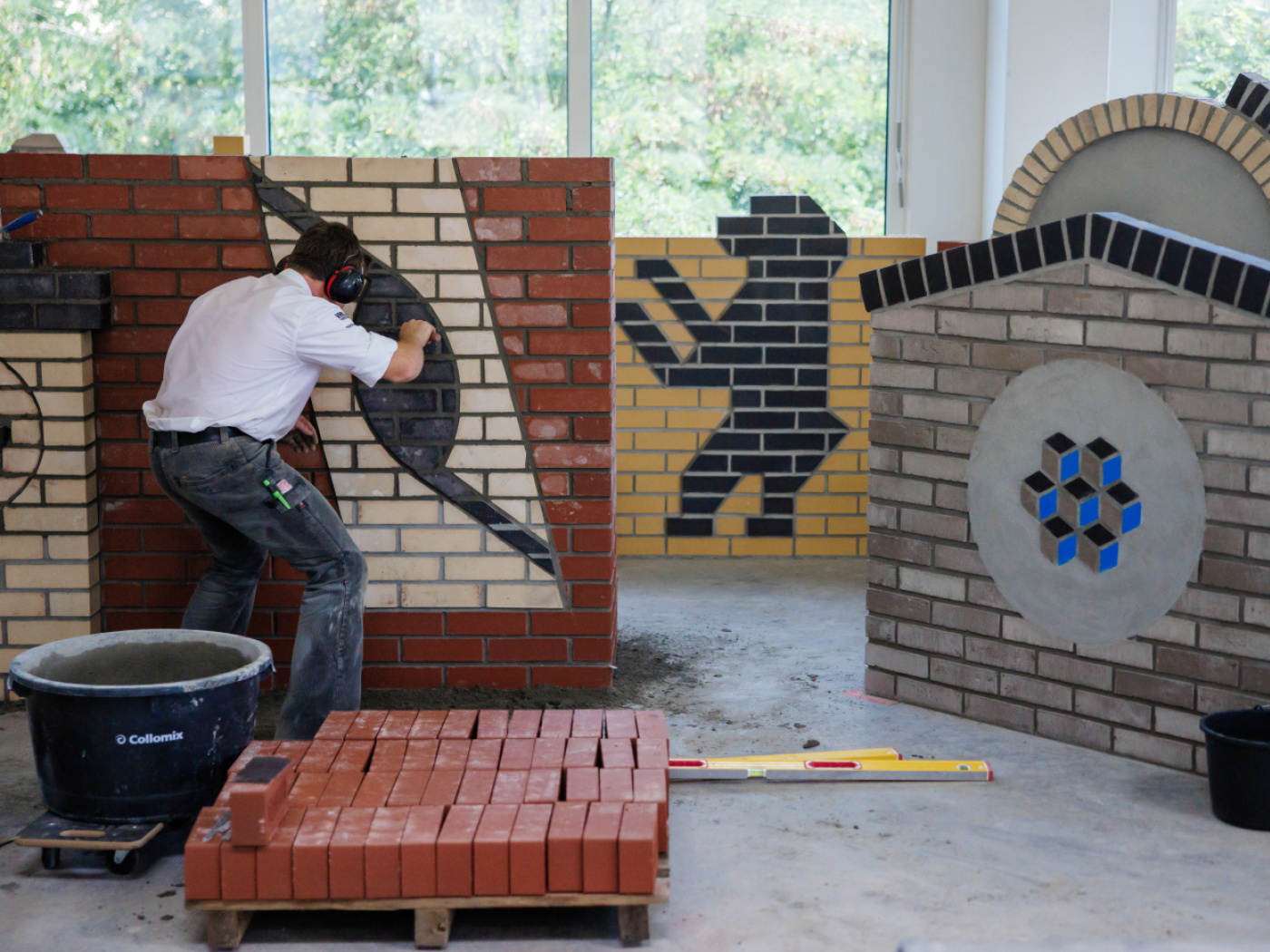 Switzerland wins 12 medals at the WorldSkills Competition in Shanghai