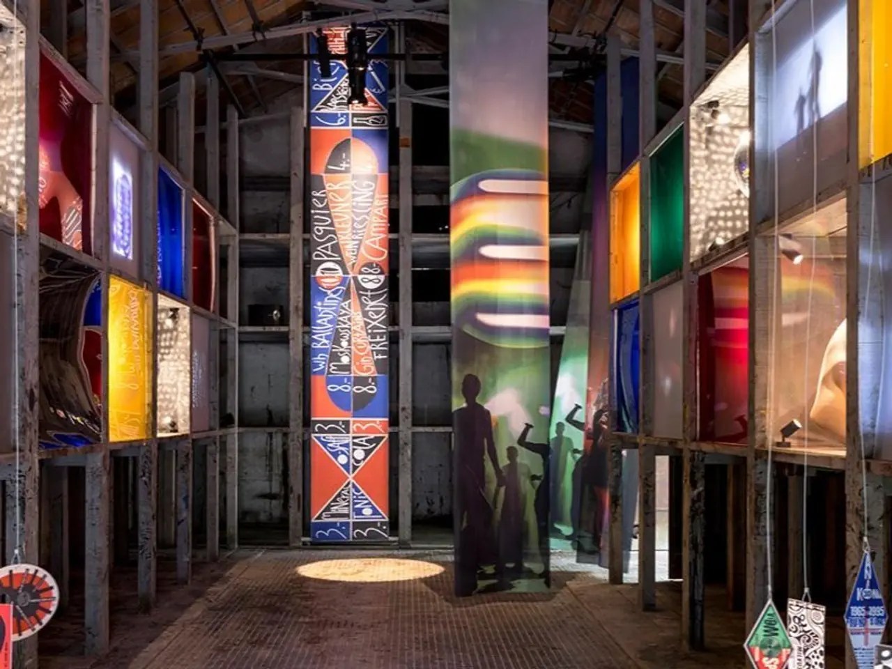 «Profumeria»: l’installazione multimediale alla Biennale di Venezia – basata sull’idea di Koyo Kouoh.