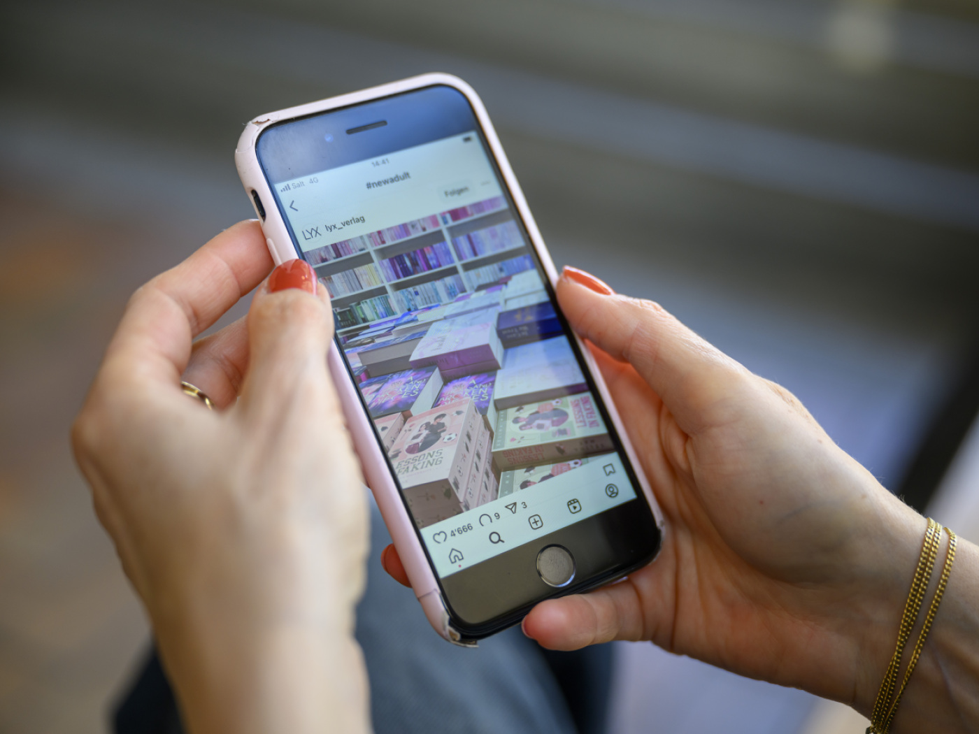 New support centre for adults affected by digital violence