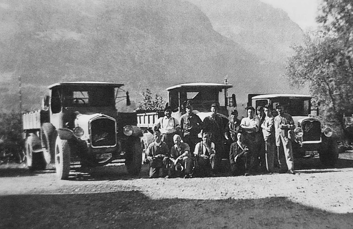 Détachement de camions militaires en 1939