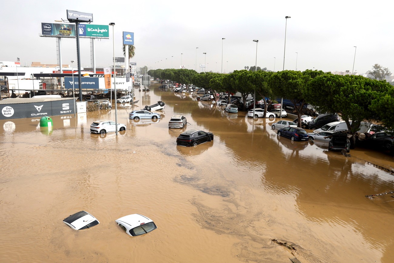 auto sommerse dall'acqua