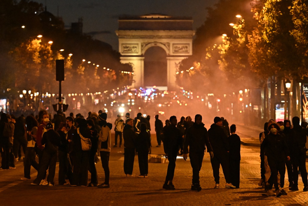 Photo : Swissinfo France : heurts et interpellations lors des manifestations du 17 octobre
