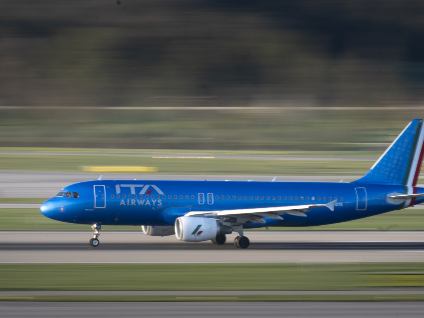 Malore su volo Parigi-Roma, donna muore dopo atterraggio a Zurigo