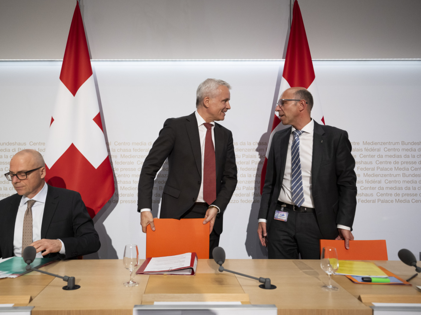 Cantons should be allowed to cut funding for refugees from Ukraine