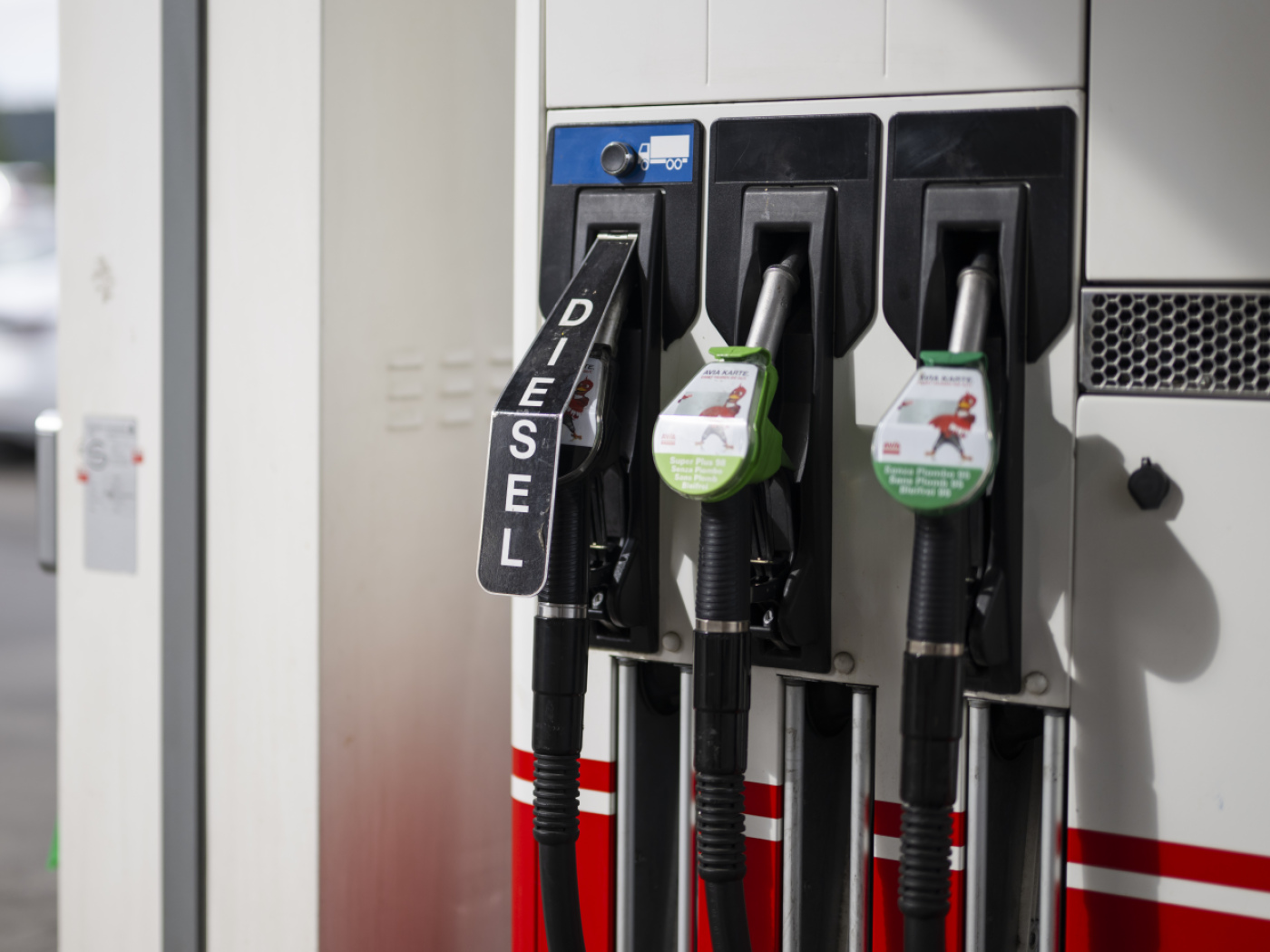 Fuel prices in Switzerland are rising again