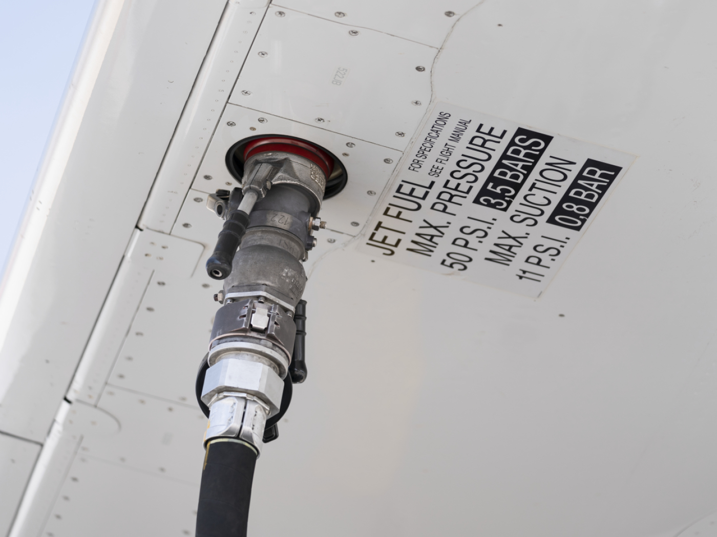 Federal Government approves withdrawals from the compulsory aviation fuel stockpile for Zurich
