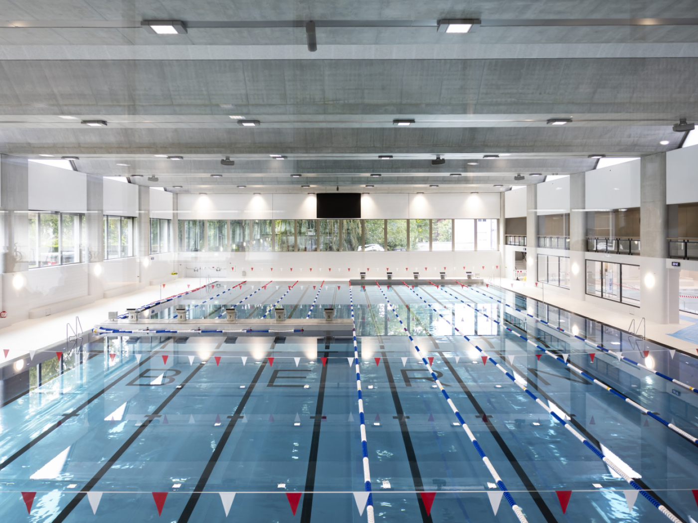 Associazioni: vietare occhiali con telecamera in saune e piscine