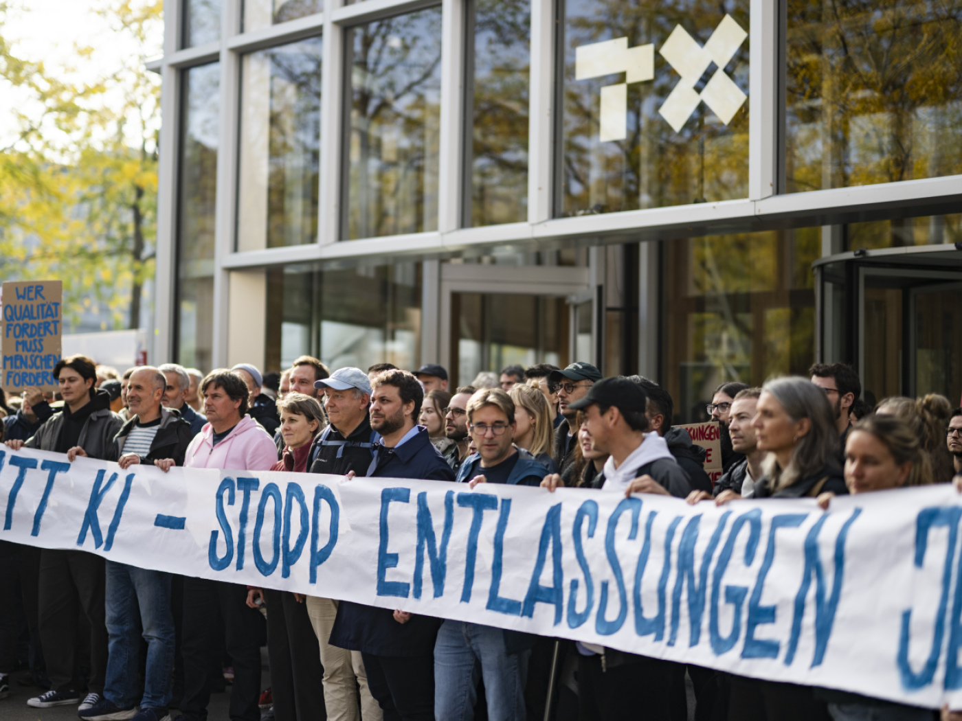 Tamedia staff protest in Zurich against redundancies