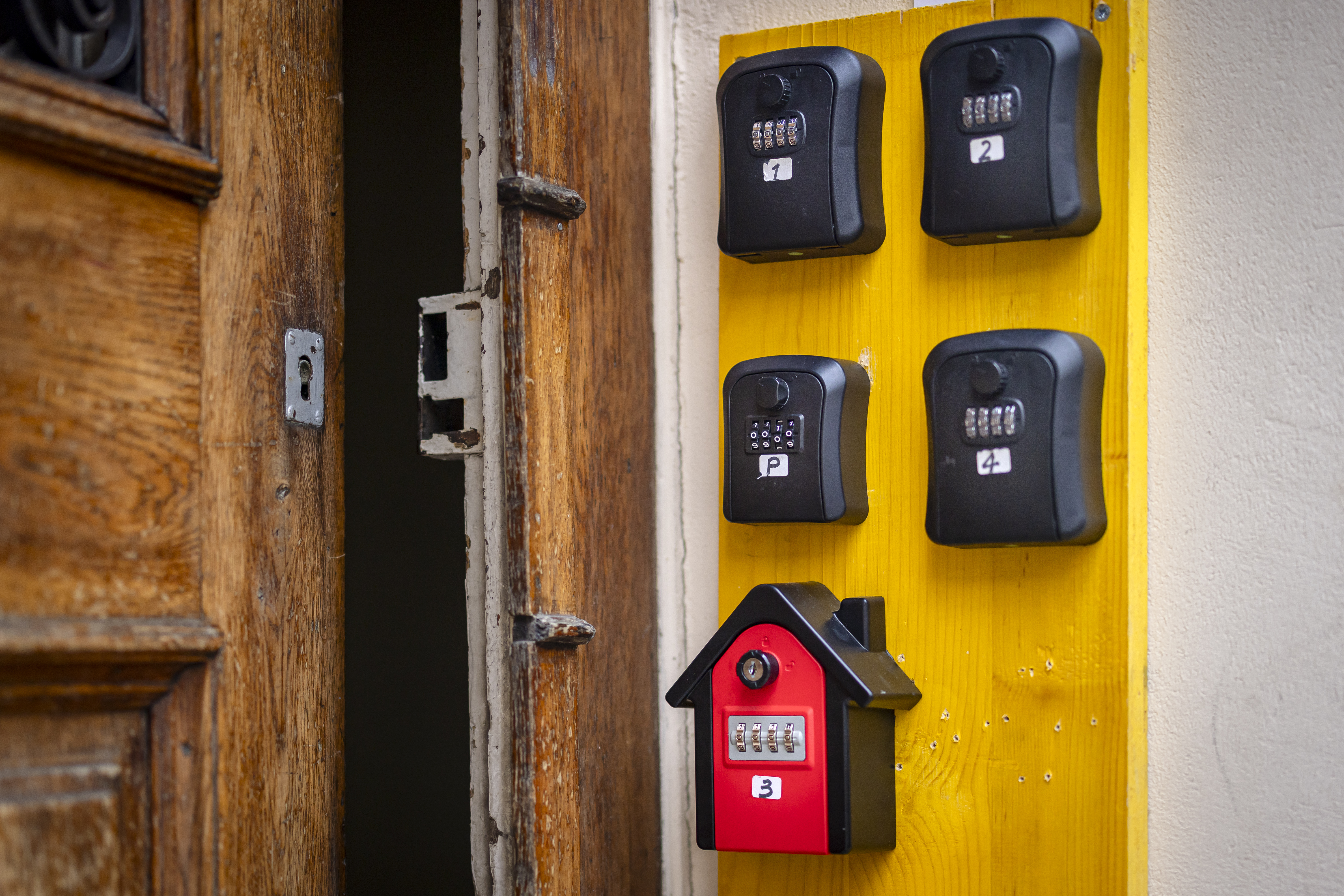 swissinfo.ch - swissinfo.ch - Debate grows over Airbnb's impact on Swiss housing