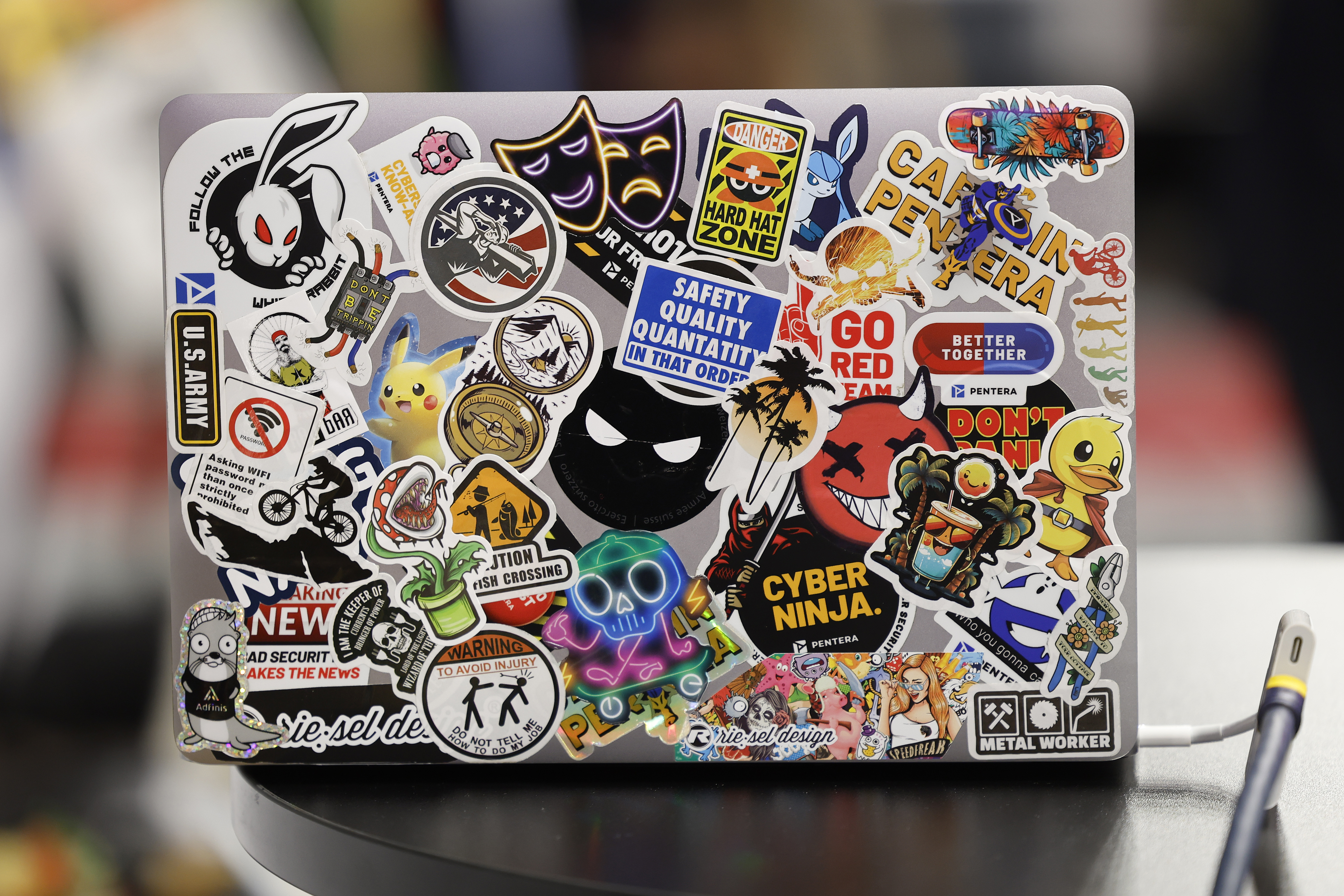 screen sticker hacker