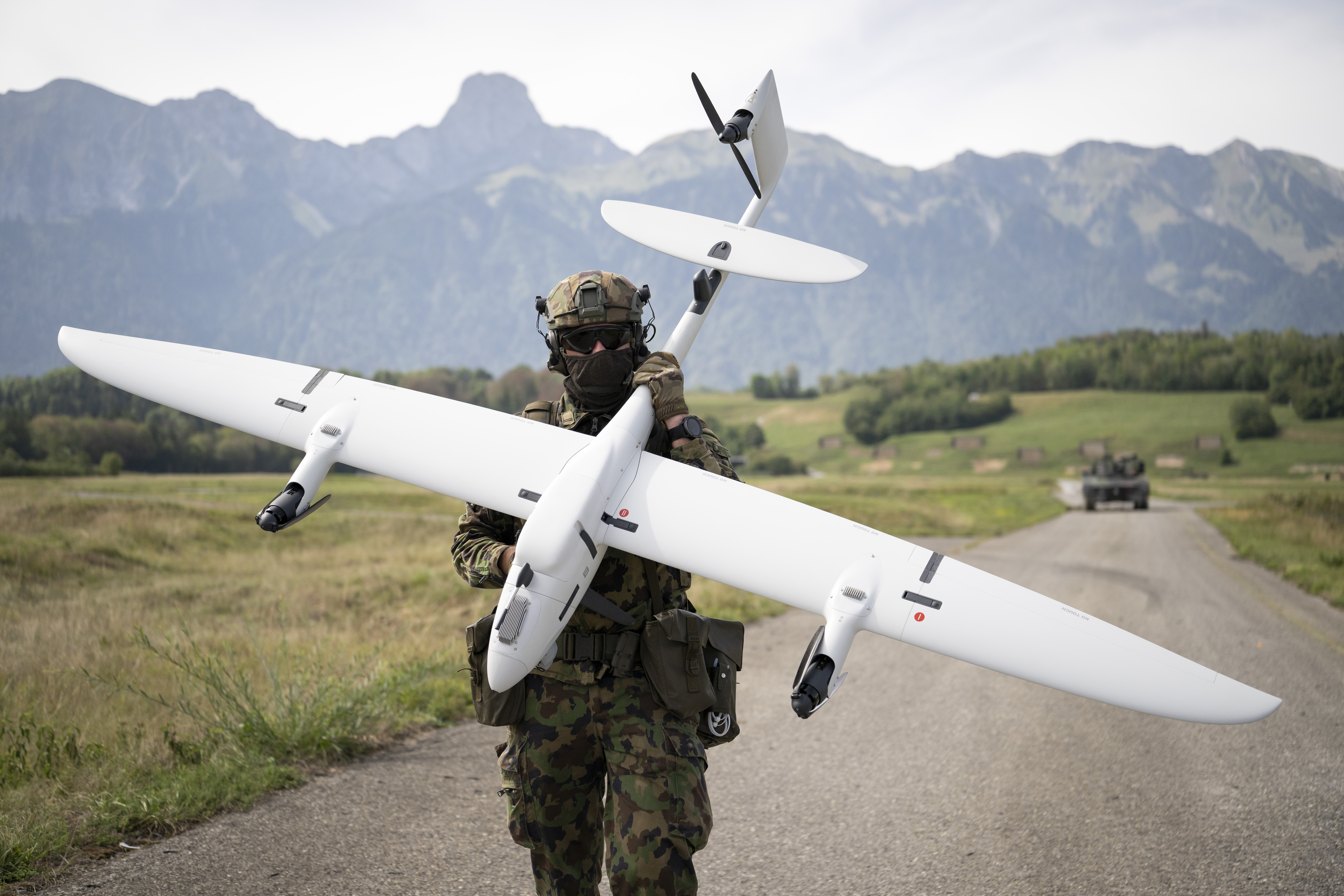 soldato con drone