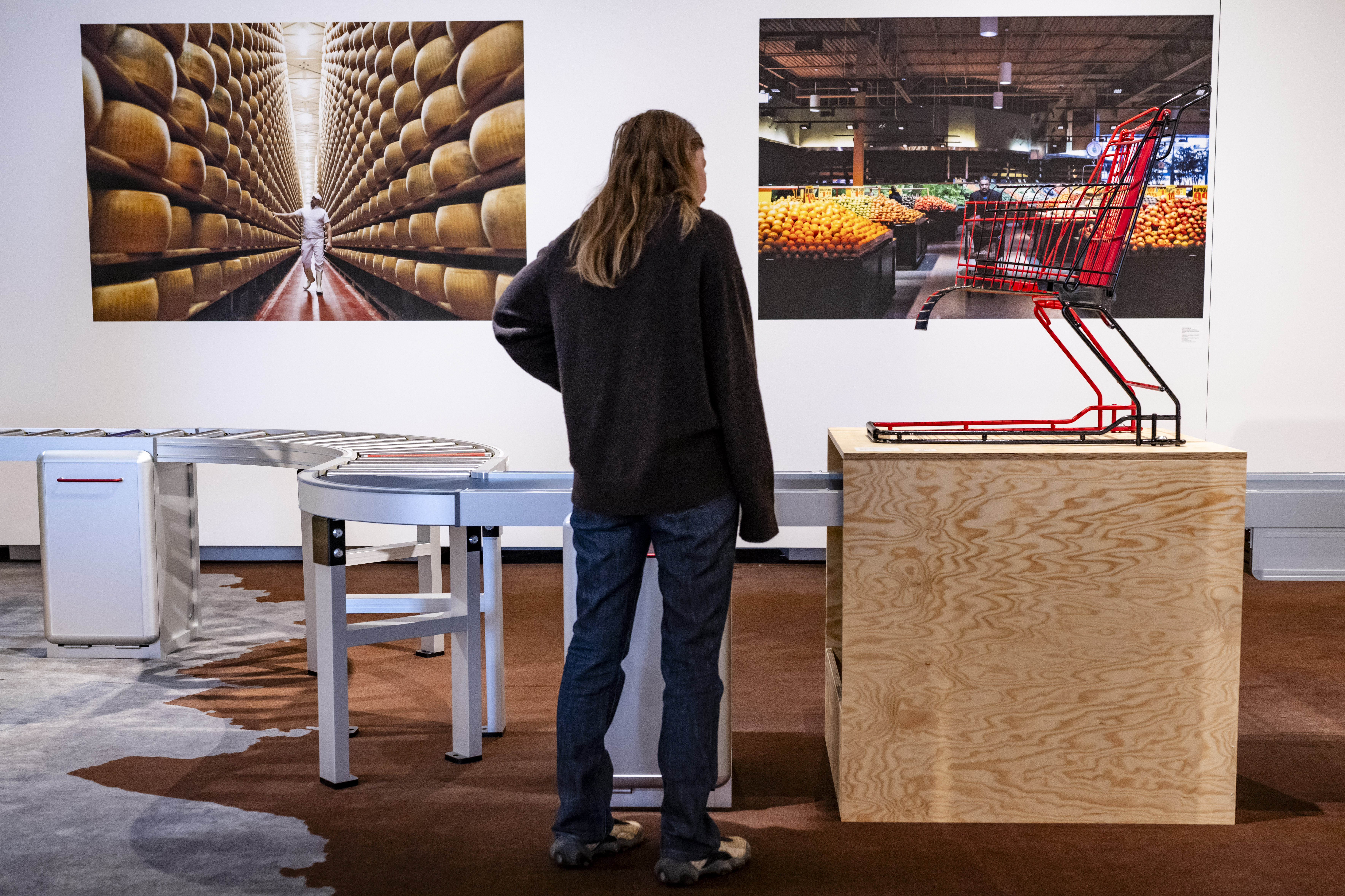 Persona in un'esposizione