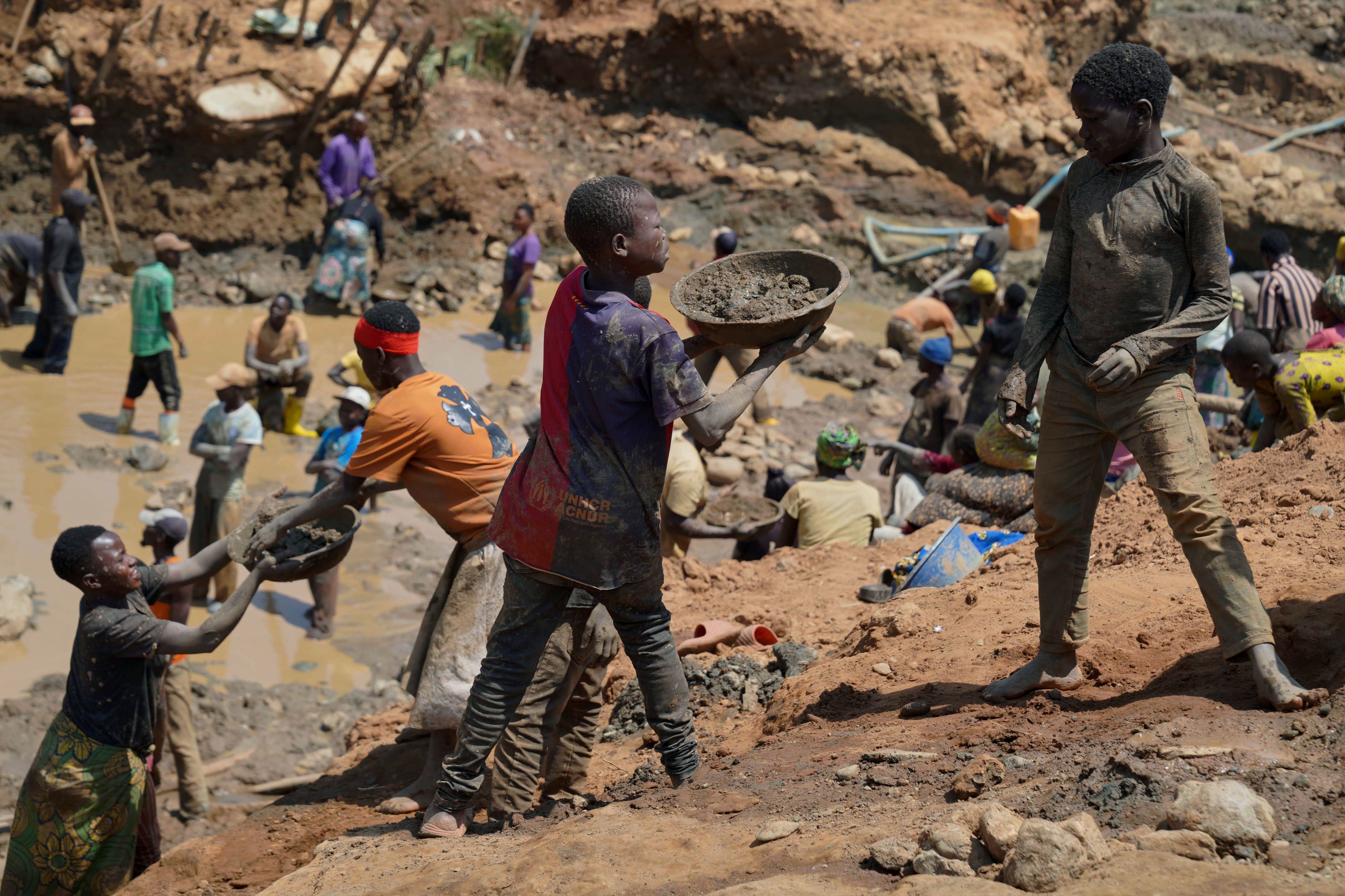 In the east of the Democratic Republic of the Congo, many families work in mines for the global technology industry – often in appalling sanitary conditions.