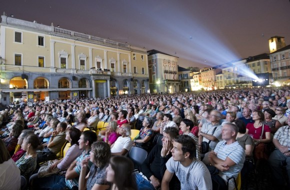 ロカルノ国際映画祭 松本監督8000人にオッティモを連発 Swi Swissinfo Ch ロカルノ国際映画祭 松本監督8000人にオッティモを連発 Swi Swissinfo Ch