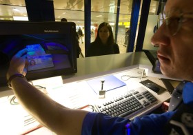 Navigation乗り換え時に罰金、スイスの空港ログイン登録パスワードを再設定する。