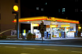 ２４時間営業ショップの是非 民意を問う Swi Swissinfo Ch