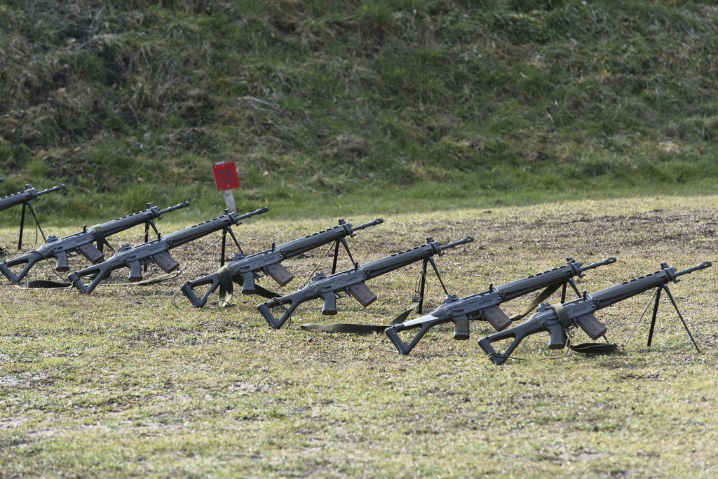 Swiss officers teach North Koreans how to shoot SWI swissinfo.ch