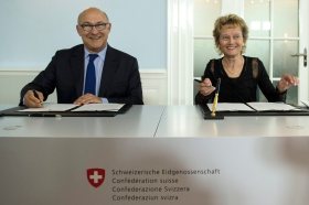 Finance Minister Eveline Widmer-Schlumpf and her French counterpart Michel Sapin