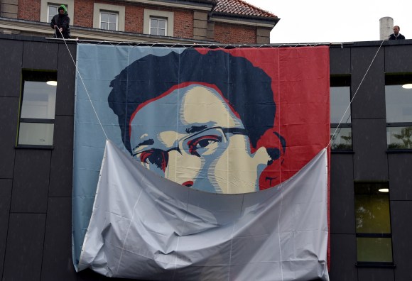 Snowden Swiss Banker anti-imbatranire