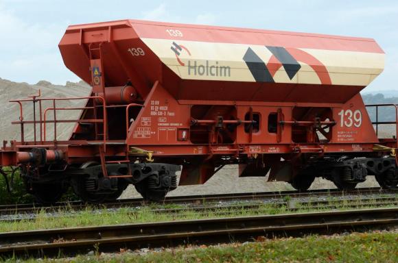 Holcim and Lafarge agree on new merger terms - SWI swissinfo.ch