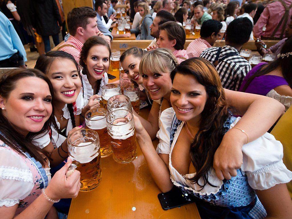 La fête de la bière s'ouvre à Munich sous haute sécurité - SWI swissinfo.ch