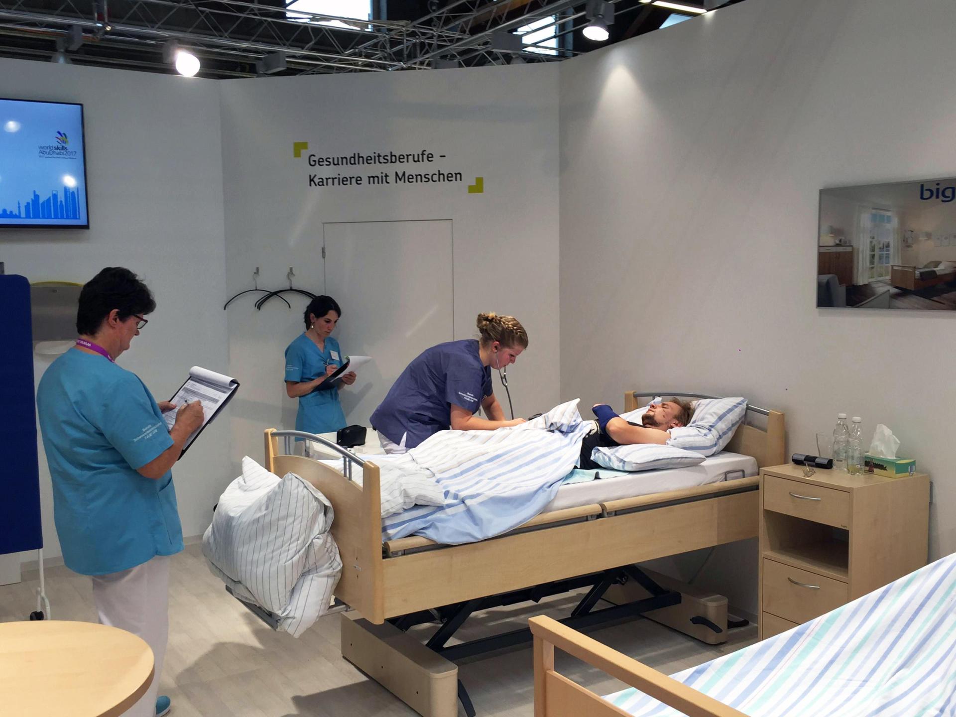 Auch Frauen Können Im Bett Manchmal Dominieren Auch Frauen Können Im Bett Manchmal Dominieren