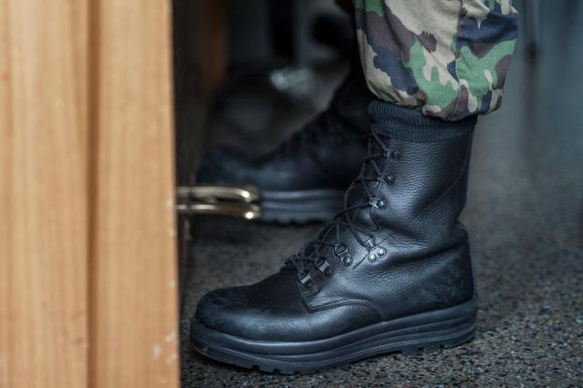 swiss combat boots