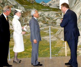 Visita de Akihito a Suiza en el 2000