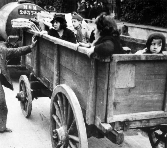 Jewish refugees in a cart in 1940