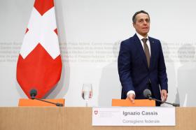 الوزير السويسري الجديد إينياتسيو كاسيس يستعد للجلوس على مقعد