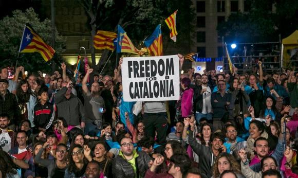 Manifestación independentista en la Plaza de Cataluña