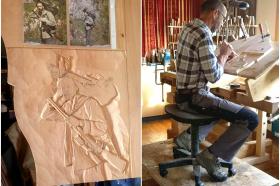 Links die Schnitzerei eines Jägers, rechts ein Bildhauer auf seinem Stuhl bei der Arbeit.