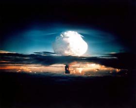 原子爆弾によってできたキノコ雲