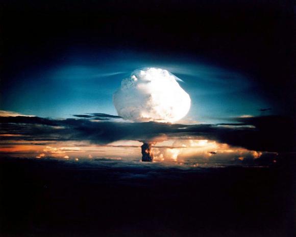 атомное грибовидное облако
