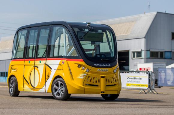 A driverless bus
