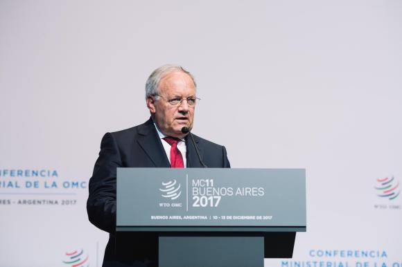 Ministro suizo Schneider-Ammann toma la palabra en la conferencia OMC