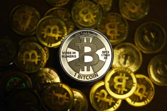 Avertizare pentru cei care au bitcoini: Vă puteţi pierde toţi banii