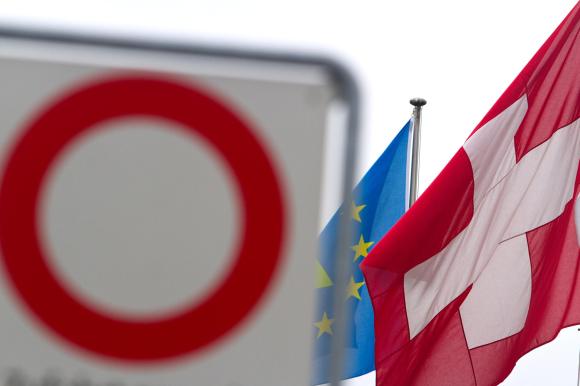 Drapeux Suisse-UE